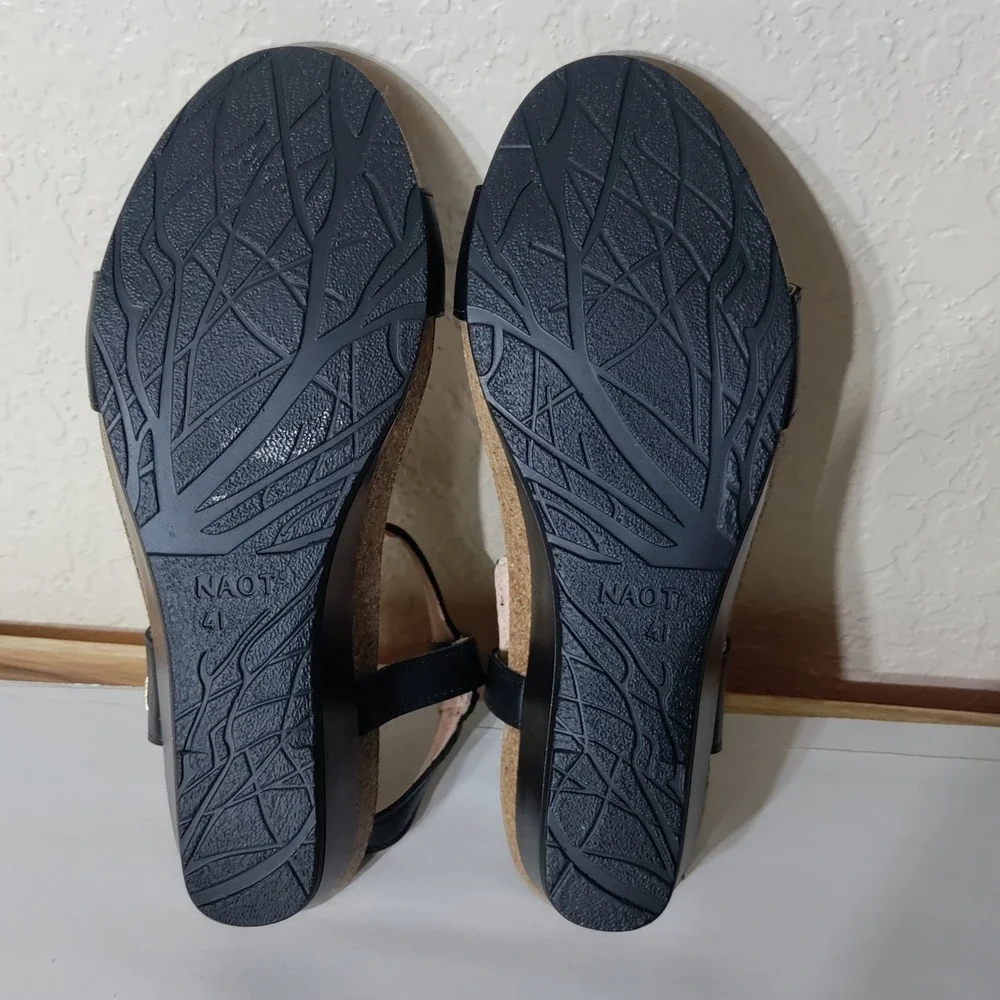 Naot Black Leather Wedge Sandals Womens 41 L10 Ankle Strap Made in Israel